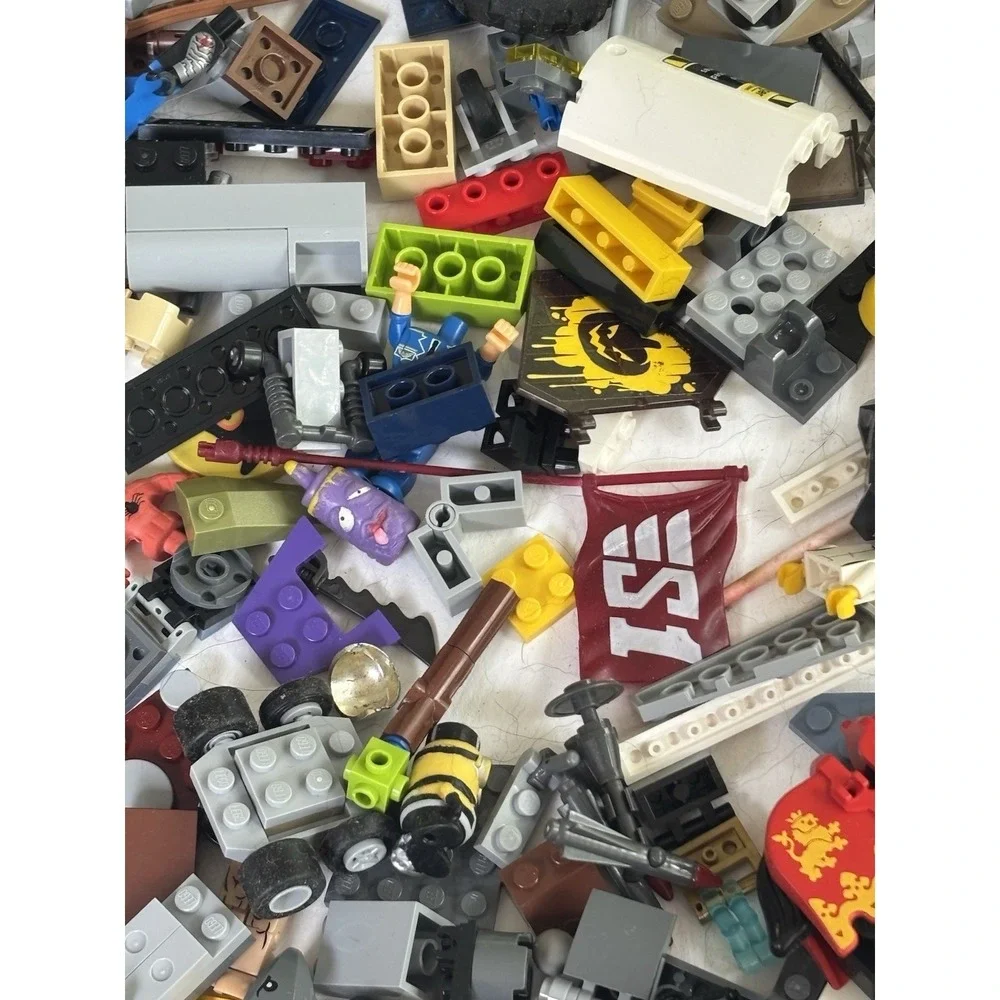 Lego Minifigure Accessories Lot  Random Pieces About 1# Assorted